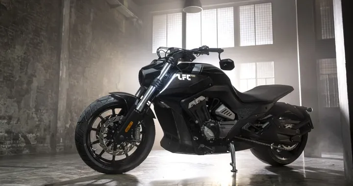 LFC700, NapoleonBob 500 e Chinchilla 500: le nuove moto Benda arrivano in UK