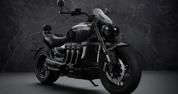 Triumph Rocket 3 R Black e GT Triple Black Limited Edition