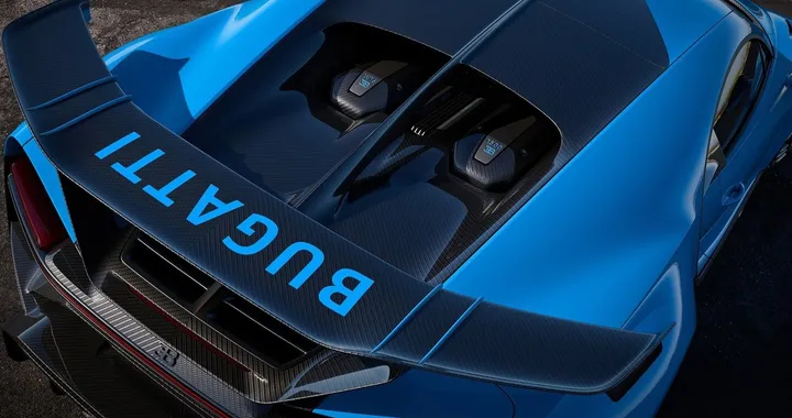 Bugatti Chiron Pur Sport: l'hypercar francese scende sotto le 2 tonnellate