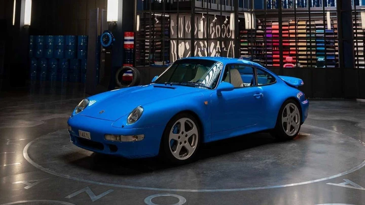 Porsche 911 (993) in Azzurro Lapo: l'ultima creazione di Garage Italia