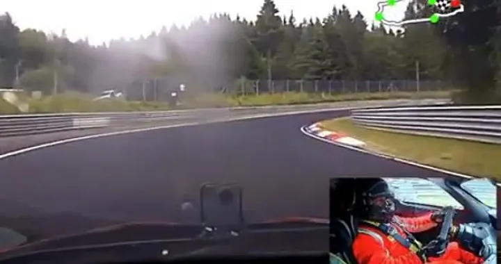 Ferrari FXX K Evo in pista al Nurburgring: ecco il camera car