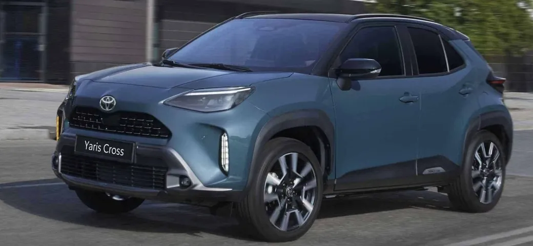 Toyota Yaris Cross 2025: restyling e novità per il SUV Compatto