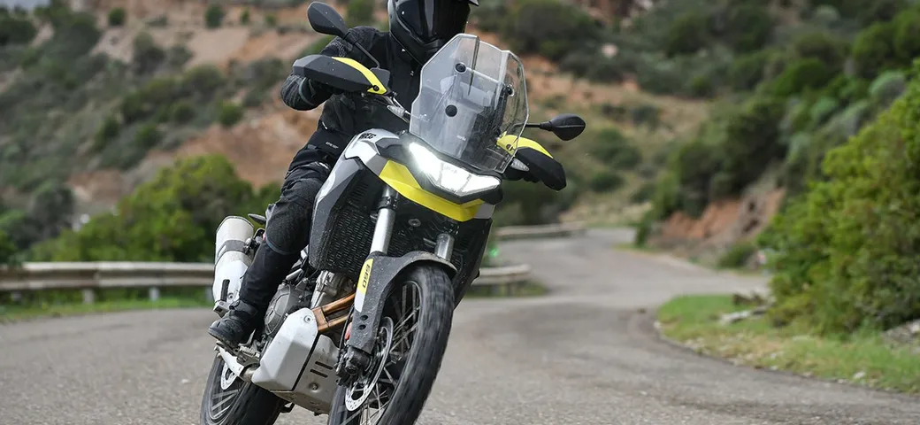 Aprilia Tuareg 660: la prova su strada (VIDEO)