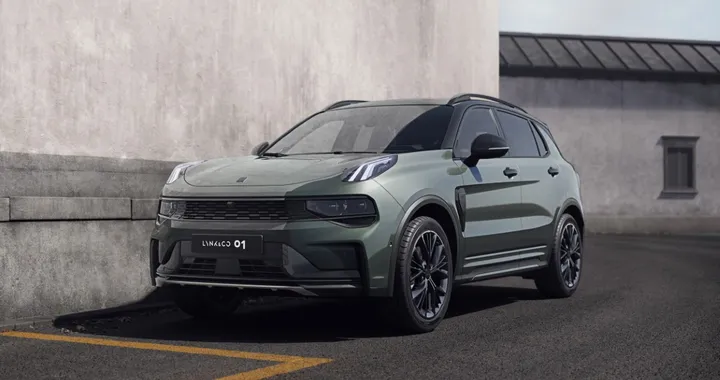 Lynk &amp; Co 01 2025: al debutto con due allestimenti, i prezzi per l'Italia