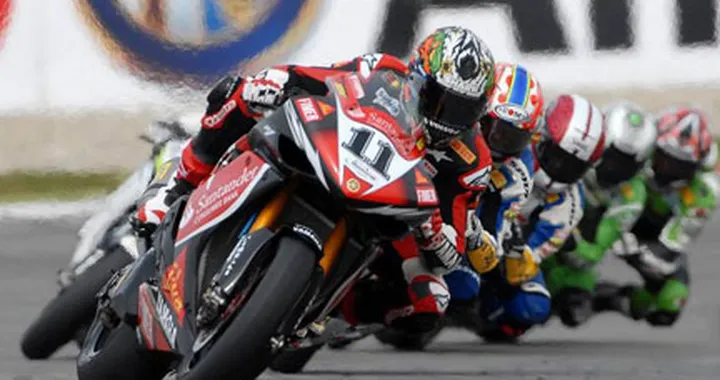 Foto del giorno: WSBK, il GP di Assen in un click