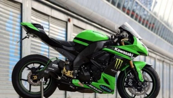 Special: Kawasaki ZX-10R by Holy