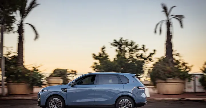 La Leapmotor B10 potrebbe diventare anche una Opel: la novità
