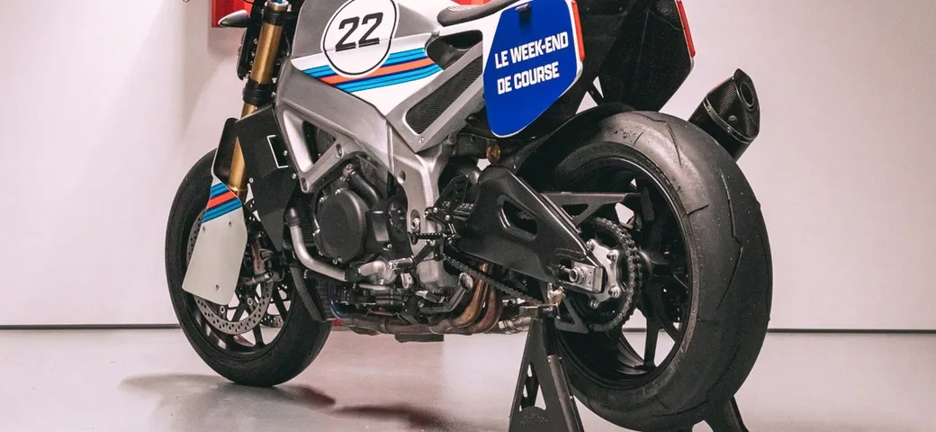 Aprilia Tuono V4 