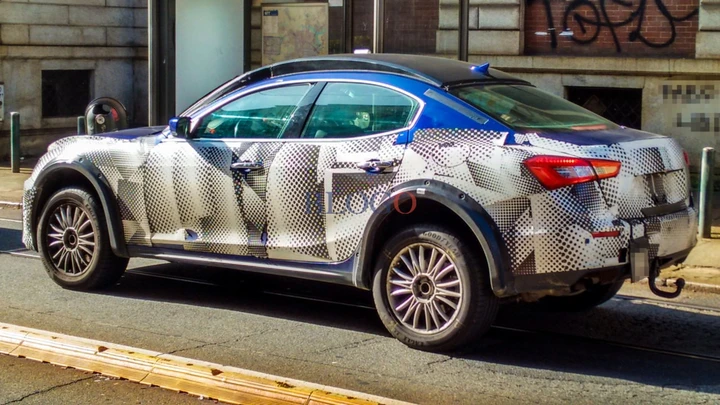 Maserati Levante: nuove foto spia da Torino