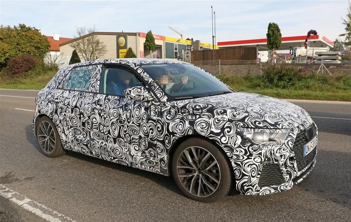 Audi A1: foto spia della nuova generazione