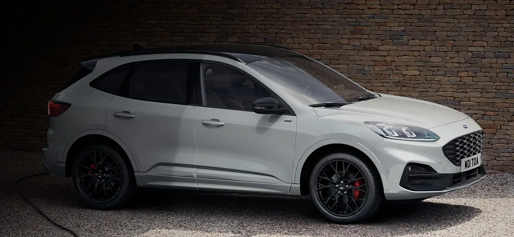 Ford Kuga Black: nuovo pacchetto per la plug-in