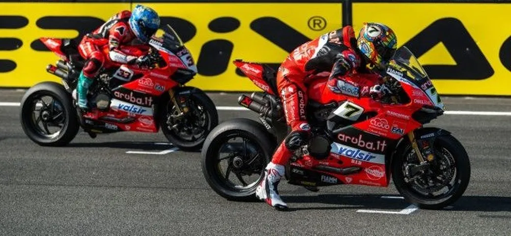 SBK, Melandri e Davies all'attacco in Argentina