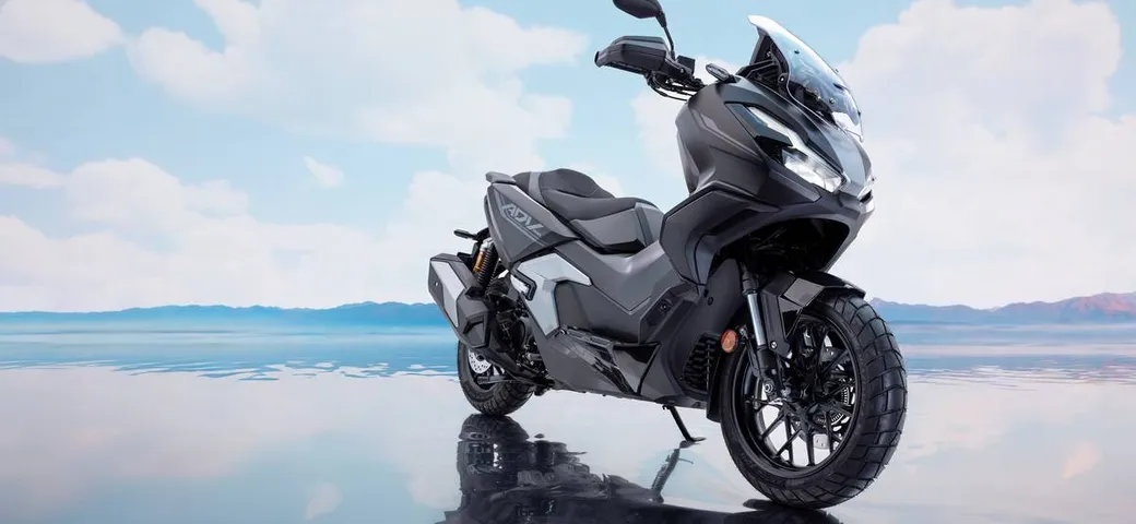 Honda ADV350 2025: nuove funzionalità e design aggiornato