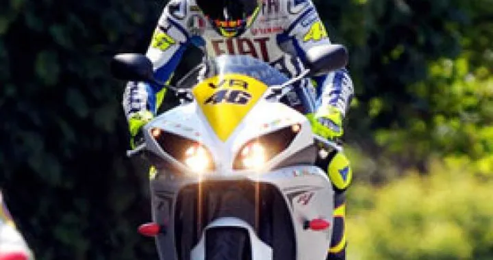 Valentino Rossi con Giacomo Agostini al Tourist Trophy 2009