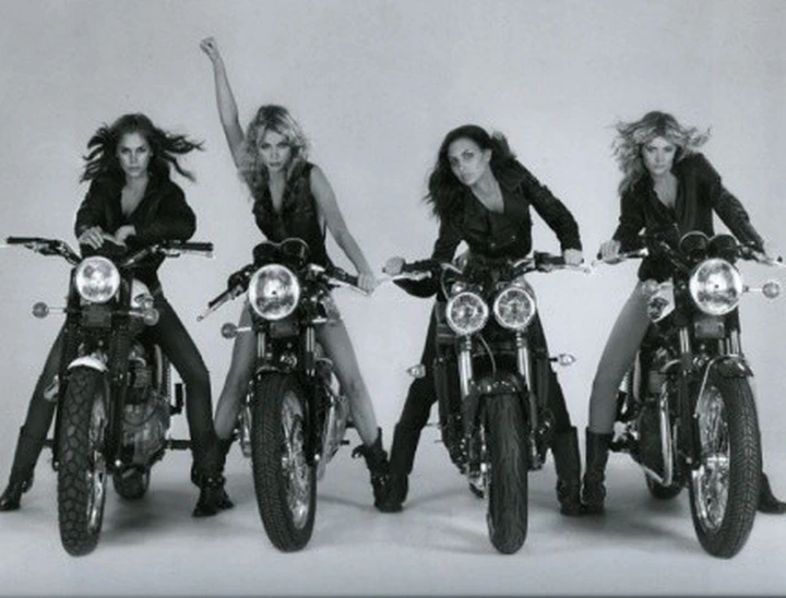 Sexy Bikers: Tanya Chalkin - Calendario Triumph 2008