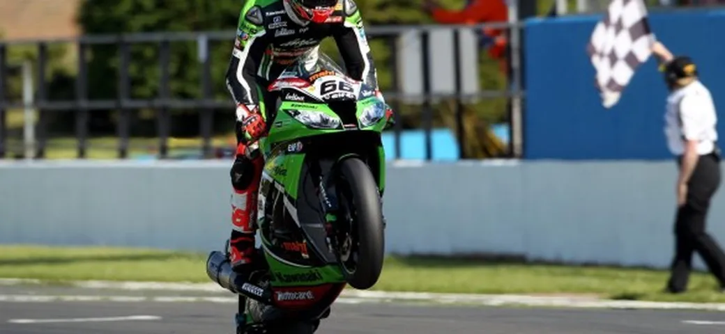 SBK: prima doppietta in carriera per Sykes, Melandri deluso, male Ducati | GALLERY