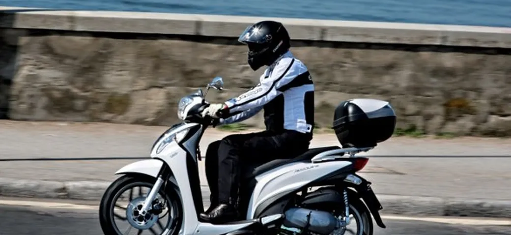 Kymco People One 125i - Il test di Motoblog