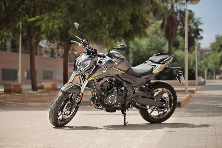 Voge 525R