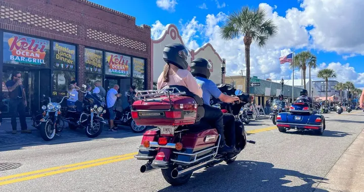 Biketoberfest 2025: motori ruggenti e spettacolo sulla costa della Florida