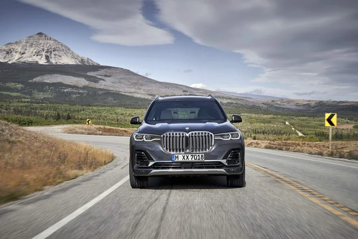 Salone di Los Angeles: BMW presenta il SUV X7