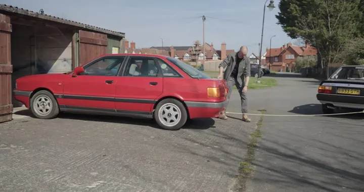 Nascosta per 27 anni sotto polvere e detriti, rivive rara Audi 90 Quattro