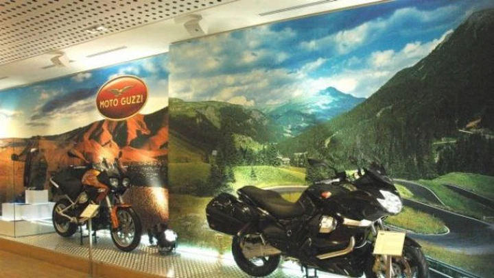 Moto Guzzi festeggia i 90 anni allo Spazio Broletto 13