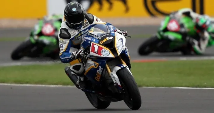 STK 1000, Silverstone: vince ancora Barrier su Mercado e Savadori, out La Marra