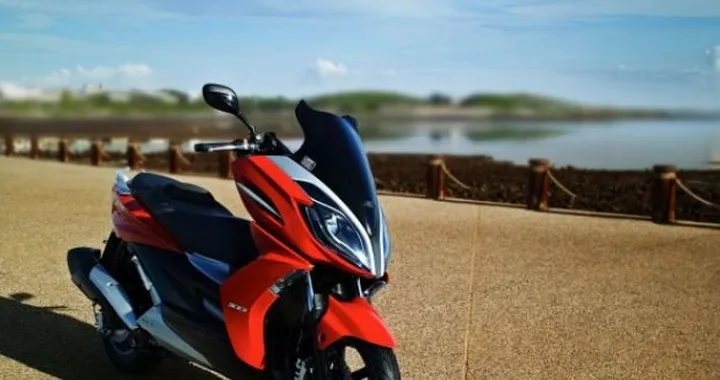Kymco K-XCT 125i e 300i 2013