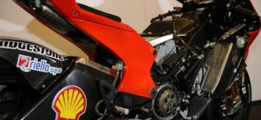 MotoGP a Losail: la Desmosedici GP9 nuda