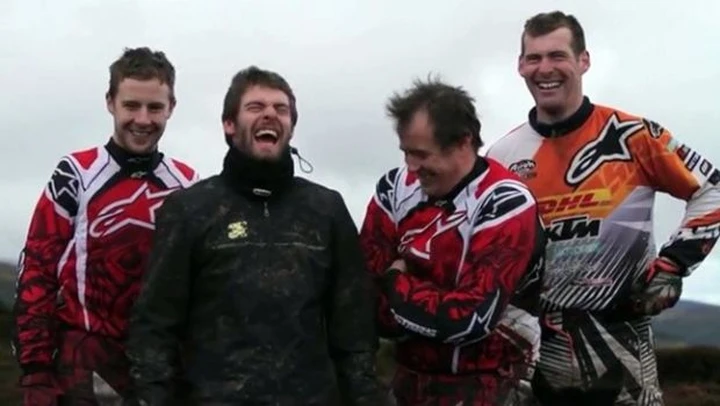 Crutchlow, Rea e McGuinness si danno all'enduro sull'Isola di Man [video]