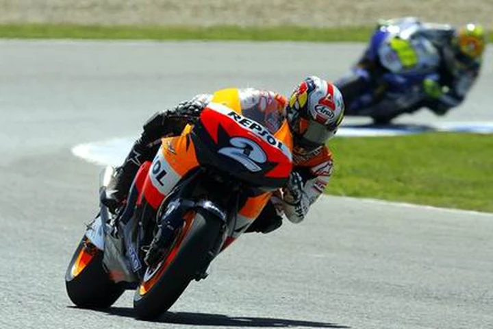 MotoGP Estoril FP2: Pedrosa tira la zampata, Rossi a 40 millesimi. Stoner 7°