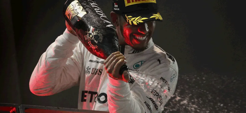 Gp Singapore F1 2017: Ferrari fuori al primo giro, tutto facile per Hamilton
