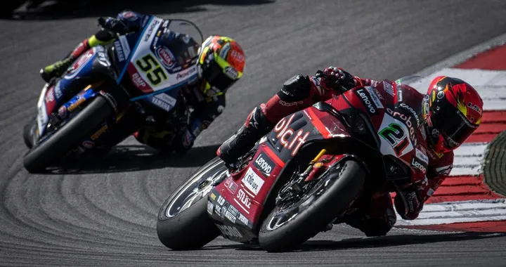 Ducati stabilisce nuovi record a Portimão con il team Aruba.it Racing