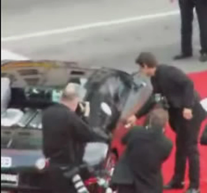Mission Impossible per Tom Cruise: aprire la Veyron