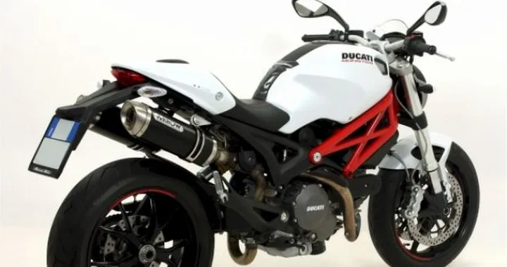 Scarico Arrow slip on per Ducati Monster 796 e 696