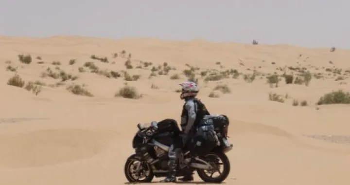 Foto del giorno: Tunisia su una Fireblade