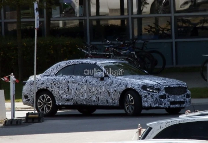 Mercedes Classe C: foto spia della Cabriolet