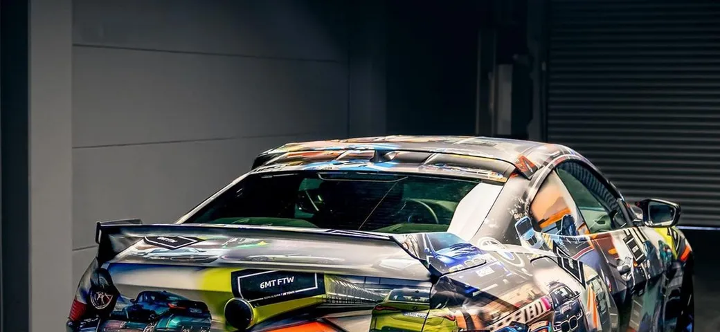 BMW M4: i teaser ufficiali della 3.0 CSL Tribute