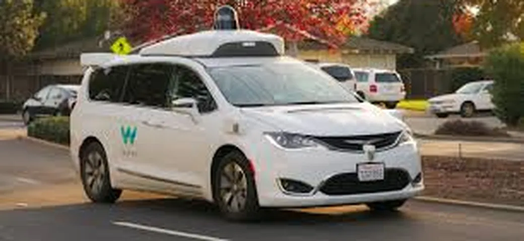 Guida autonoma: incidente in Arizona per Waymo [Video]