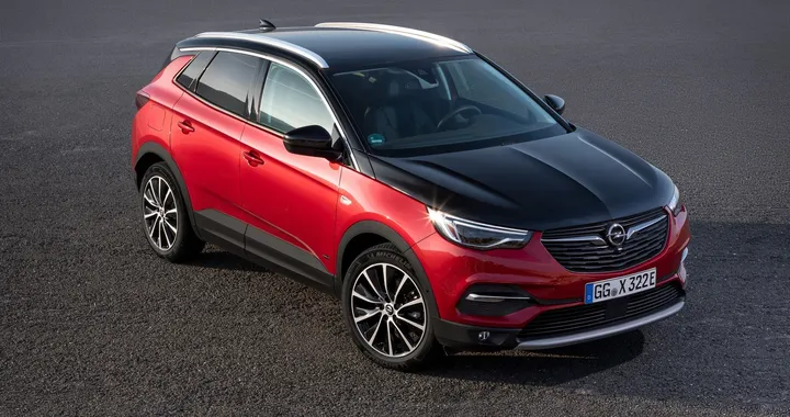Opel Grandland X Hybrid4: ibrida Plug-In a trazione integrale