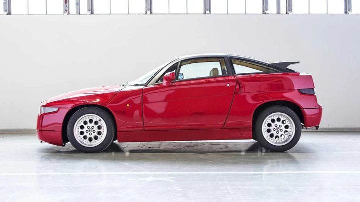 Alfa Romeo SZ: ecco il perfetto restauro dal centro Heritage di FCA