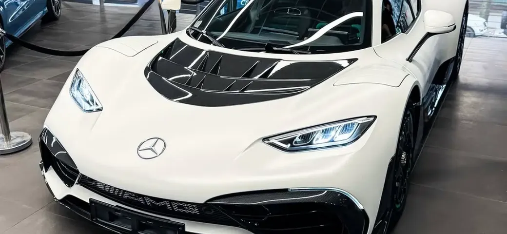 La Mercedes AMG One sbarca a NY e lascia tutti sbalorditi
