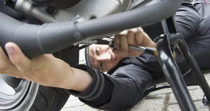 Revisione auto e moto: dal 1° gennaio 2015 arrivano le telecamere