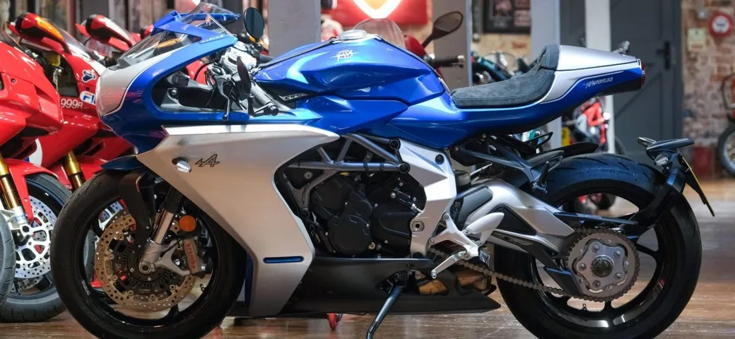 MV Agusta Superveloce Alpine 800: il capolavoro italiano ispirato al rally francese