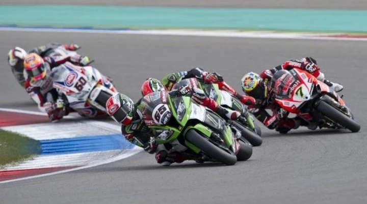 SBK: 5 sfide che hanno infiammato il pubblico di Assen [Video]