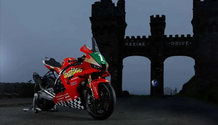 Honda omaggia la leggenda del TT: la speciale CBR di John McGuinness