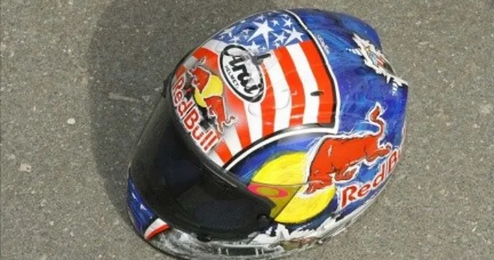 I caschi dei piloti Repsol