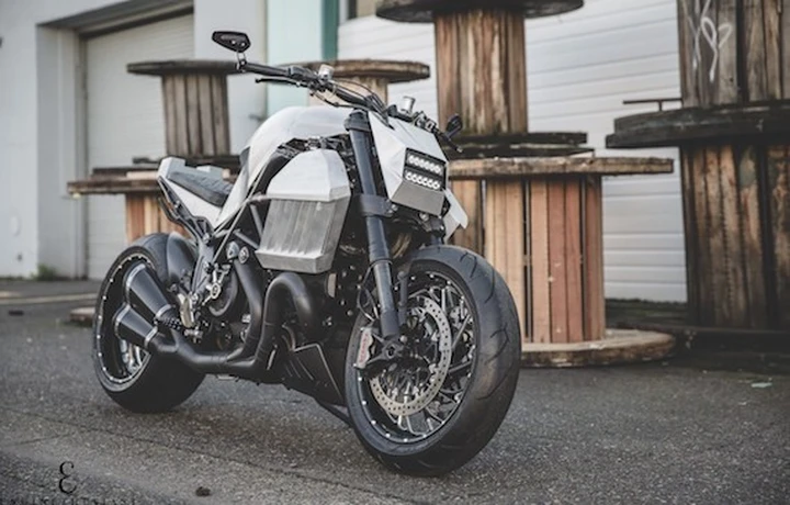 MotoCorsa Diavel dal look post-apocalittico