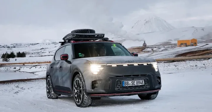 Smart a -20°C fa esperimenti su ricarica, autonomia e trazione AWD