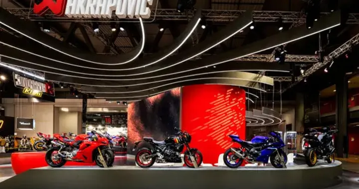 Prestazioni e stile: Akrapovic domina la scena di EICMA 2025